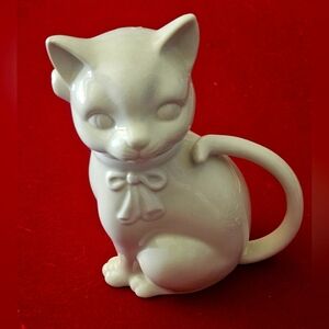 Cat Pitcher By Crowning Touch Collections Japan